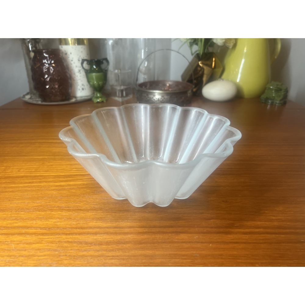 Vintage PYREX Borosilicate Brioche Baking orJello Mold Glass Bowl France 9" 824 - Picture 2 of 5